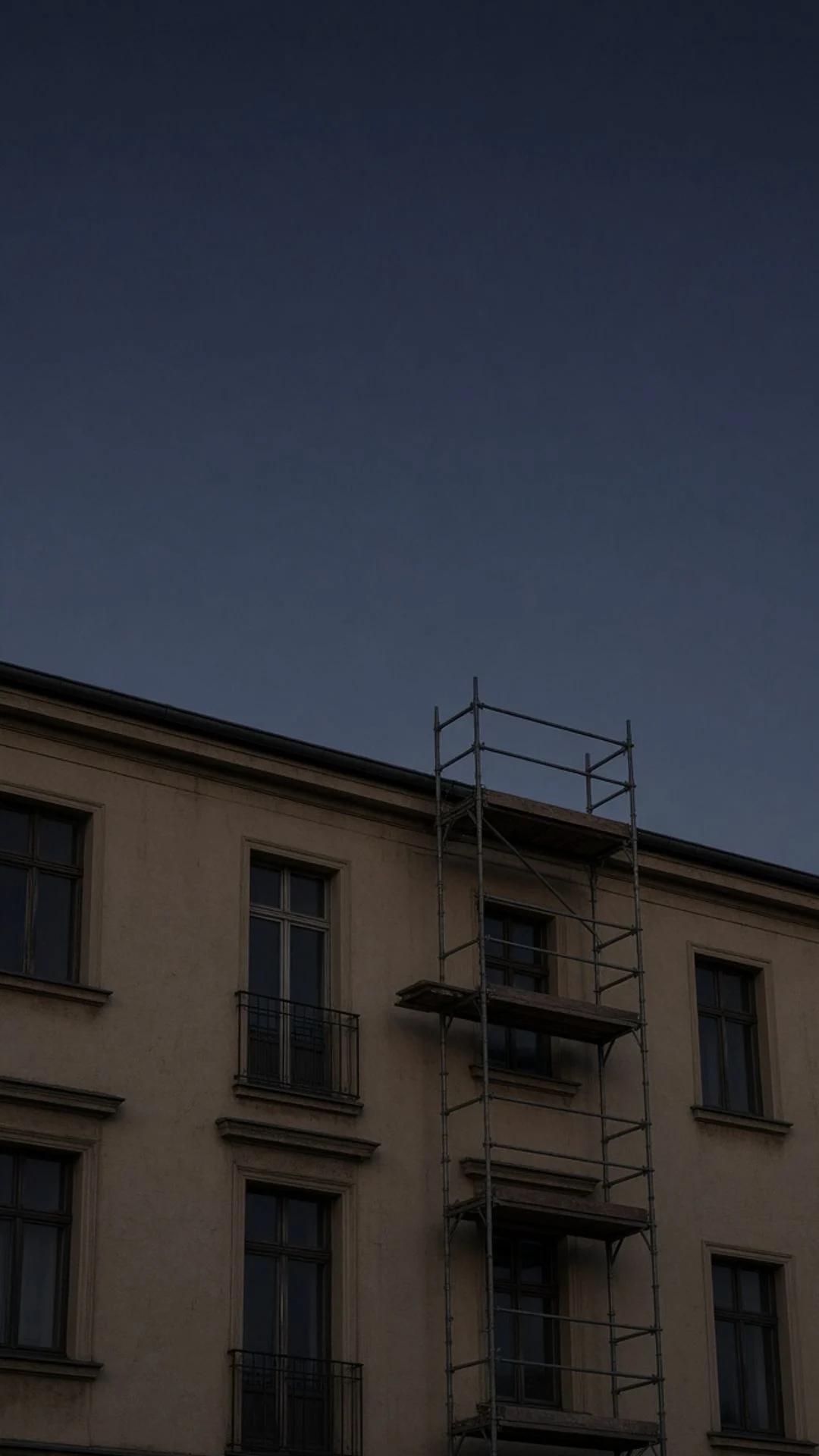 Fassade und Gerüst an der Wohnanlage